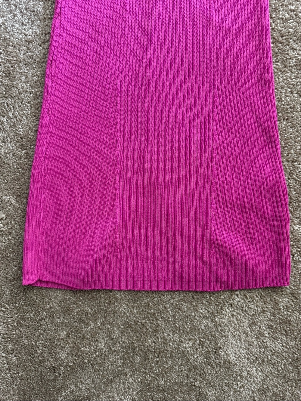 GUESS Ribbed Knit Vneck Pink Midi Dress - Picture 5 of 7
